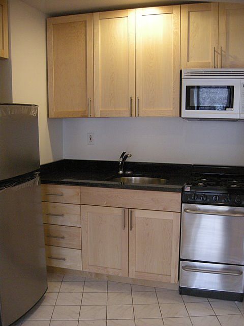 1st image of 22 E 93rd St APT 6