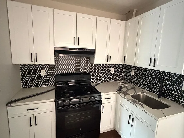 303 Mechanic St #3R — Photo 1