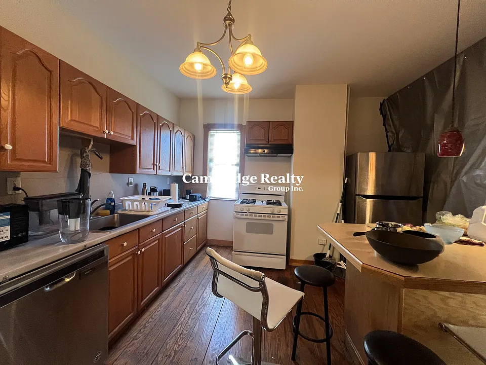 346 Faneuil St #2T