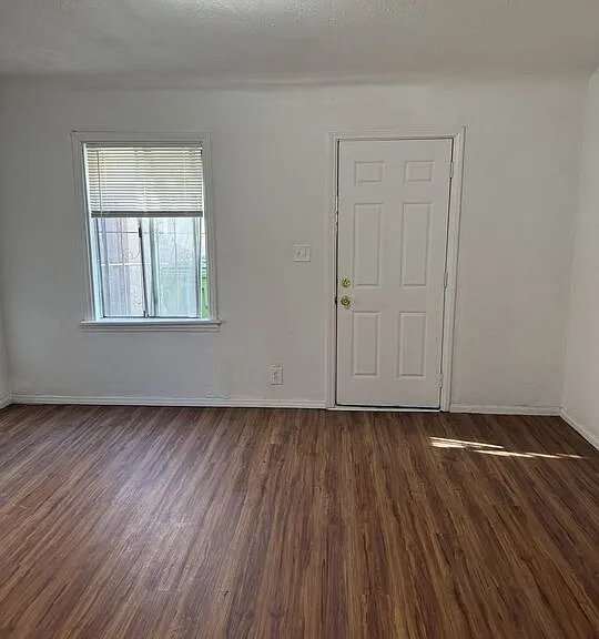 5042 Ferndale St — Photo 10