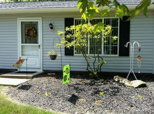 8295 Quail Point Ln, Mentor, OH 44060