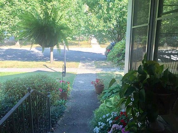 2nd image of 1525 Camp Ave