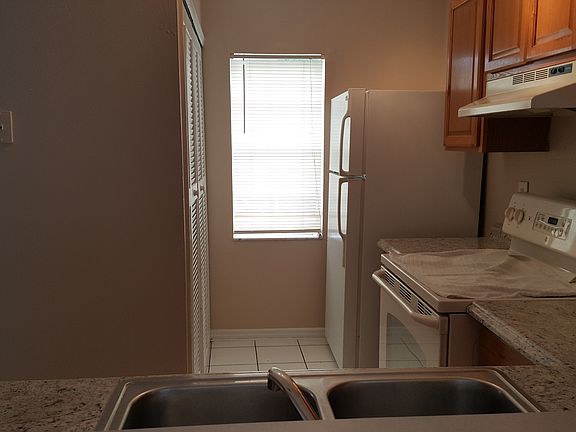 4th image of 132 Knotts Ln APT A