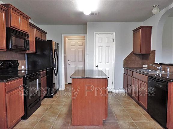 5th image of 7818 Woodbury Dr