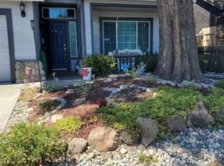 1715 W H St, Dixon, CA 95620