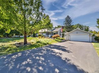4760 Sawmill Rd, Clarence, NY 14031
