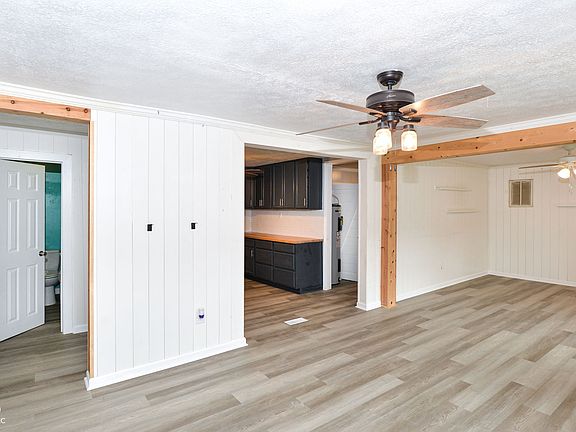 3rd image of 408 Franklin Ave