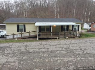 122 Toms Frk, Alum Creek, WV 25003