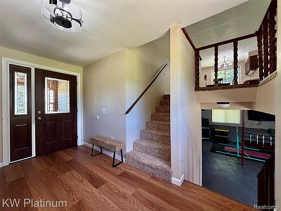 3rd image of 4059 Galbraith Line Rd