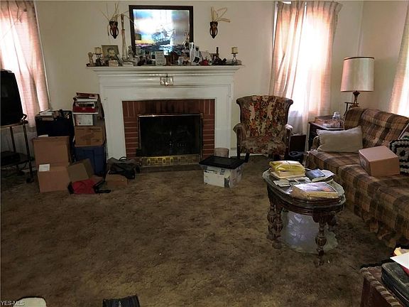 2nd image of 150 Roslyn Dr
