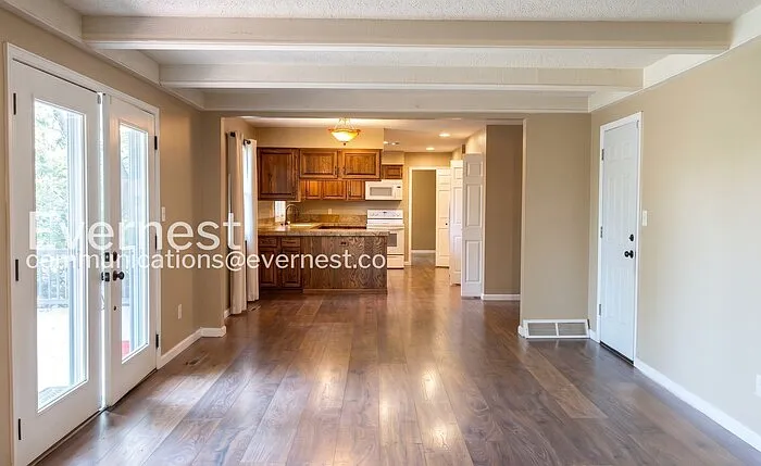 1808 Riverview Dr — Photo 9