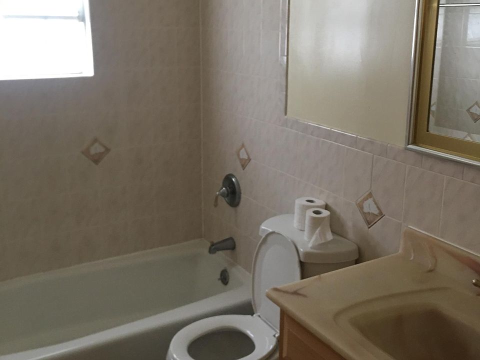 2nd image of 20 Makin St Floor 2