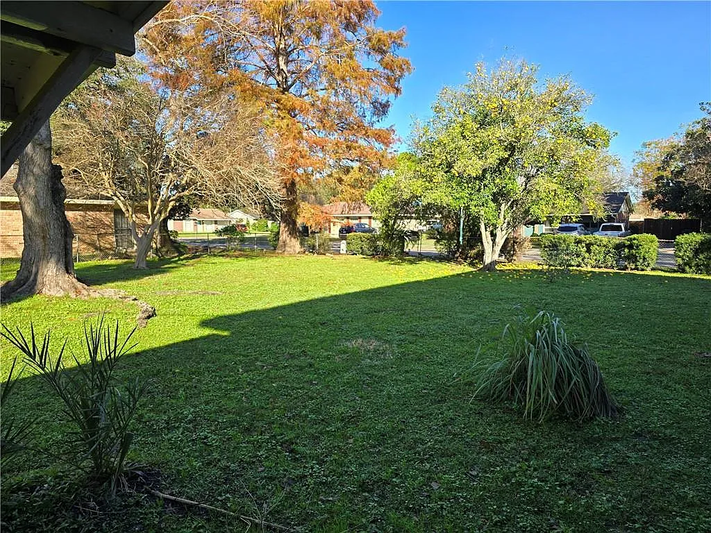 4 bed, 2.5 bath, 2196 sqft, $2,400 — Photo 4