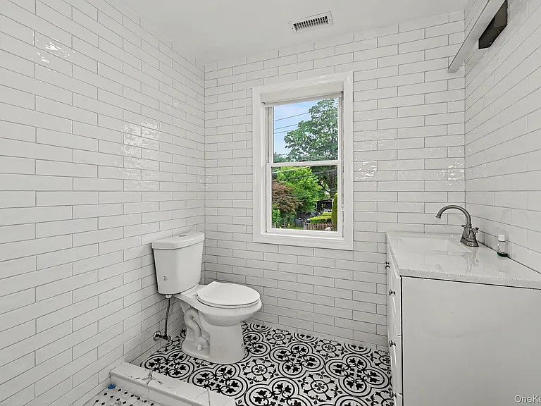 126 Winthrop Ave — Photo 15