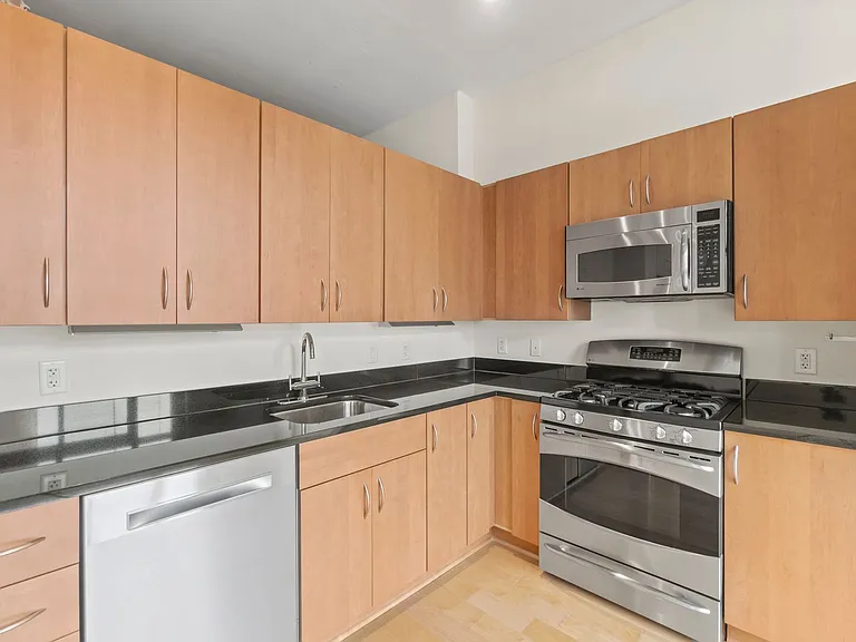 811 4th St NW #1110 — Photo 5