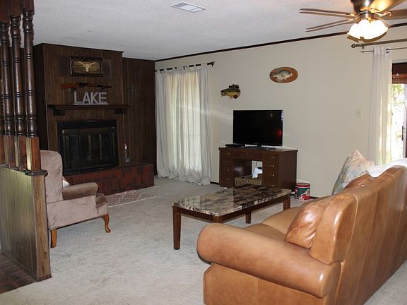 3rd image of 132 Burnside Ln