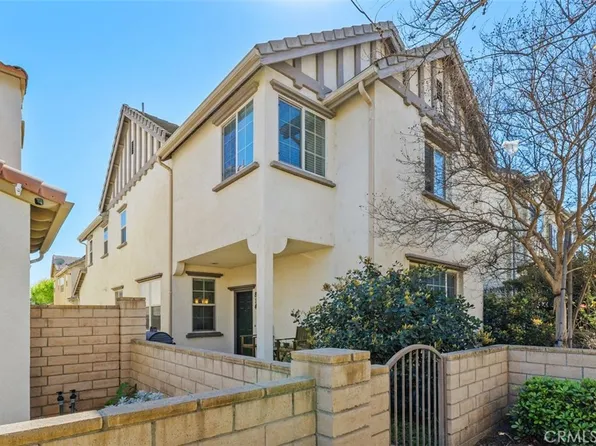 814 Pyramid Ct, Corona, CA 92878