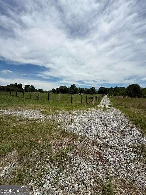 2nd image of 682 S McDonough Rd