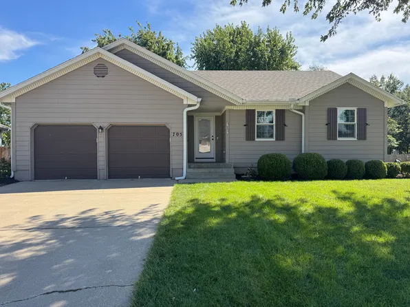 705 NE Colleen Dr, Lees Summit, MO 64086