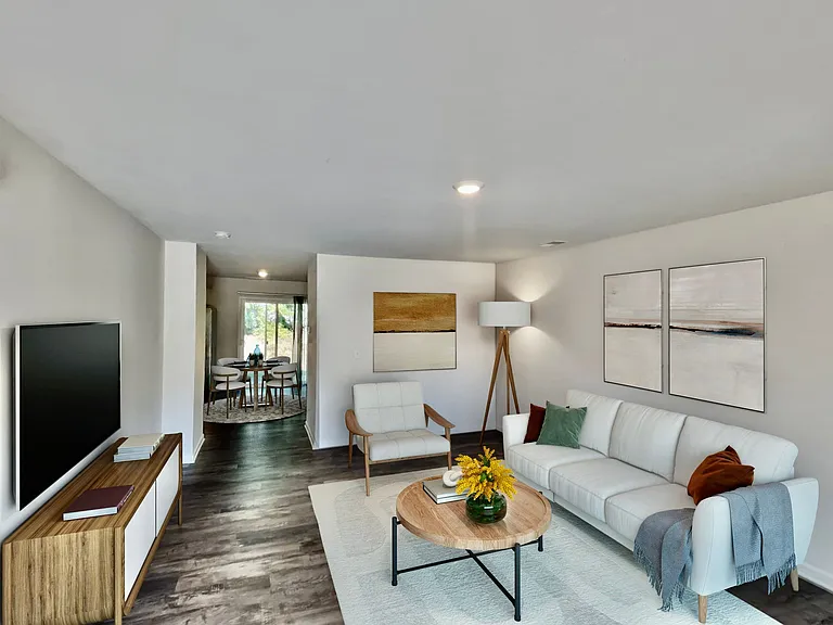 2042 Ryker Davis Ln — Photo 2