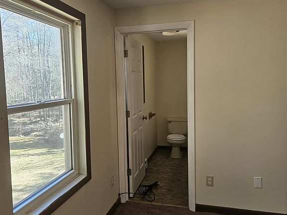 2nd image of 31 Basket St #G