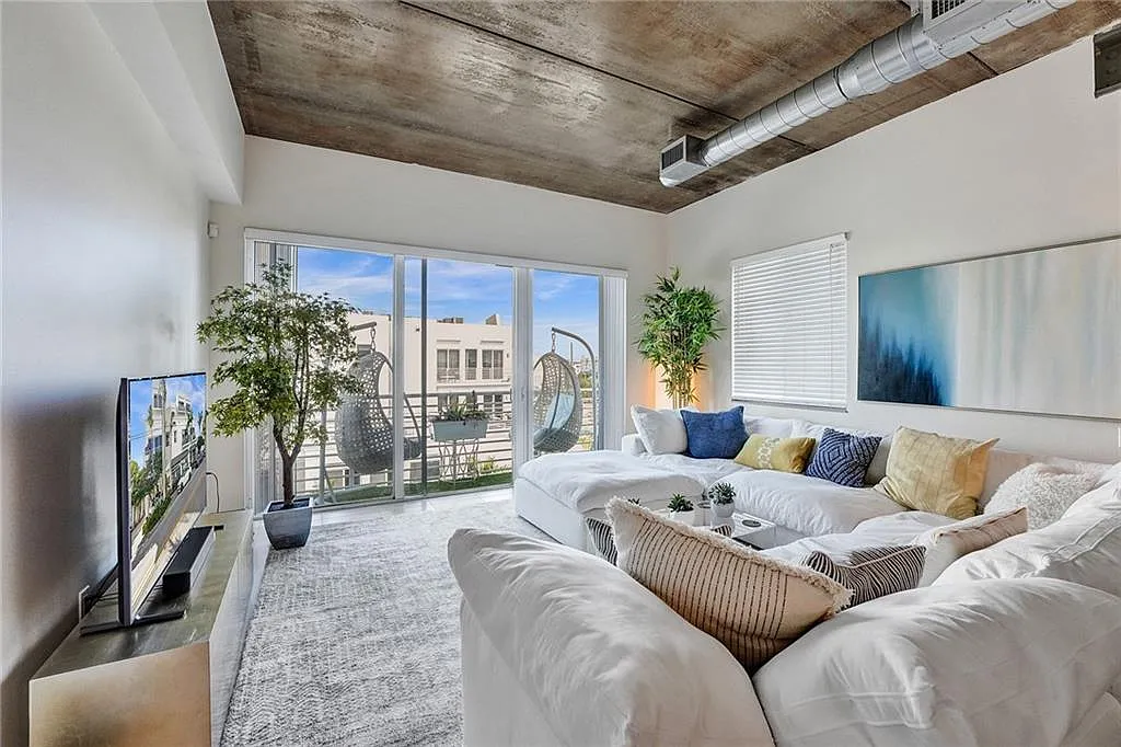 1 bed, 1106 sqft, $3,999 — Photo 1
