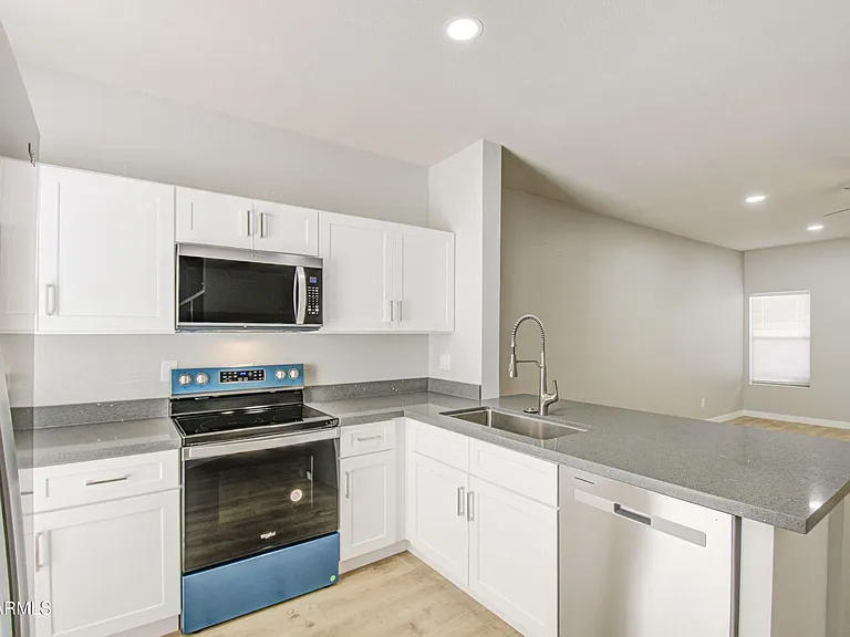 1600 N Saba St #169 — Photo 10