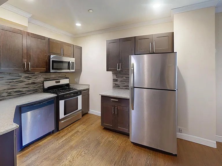 2975 Washington St #2 — Photo 1