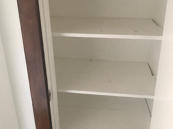 2nd image of 818 Wilcox Ave