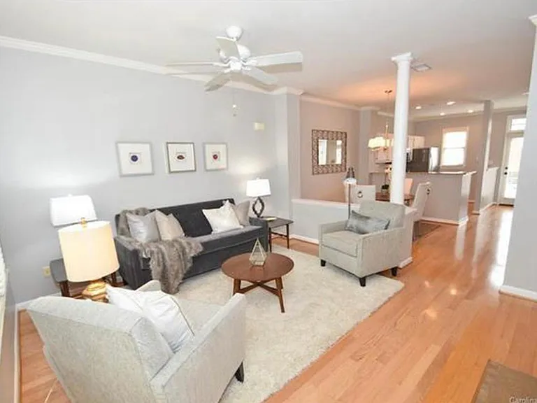 2707 Dilworth Heights Ln — Photo 3