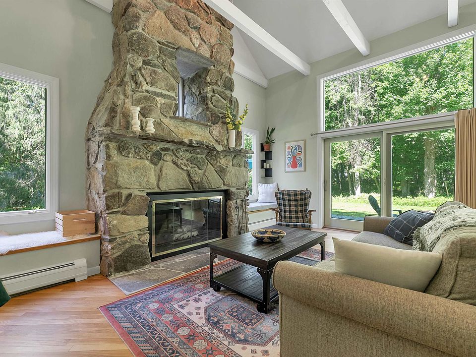 1st image of 4 Farmhouse Lane