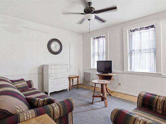 2nd image of 312 Campbell St