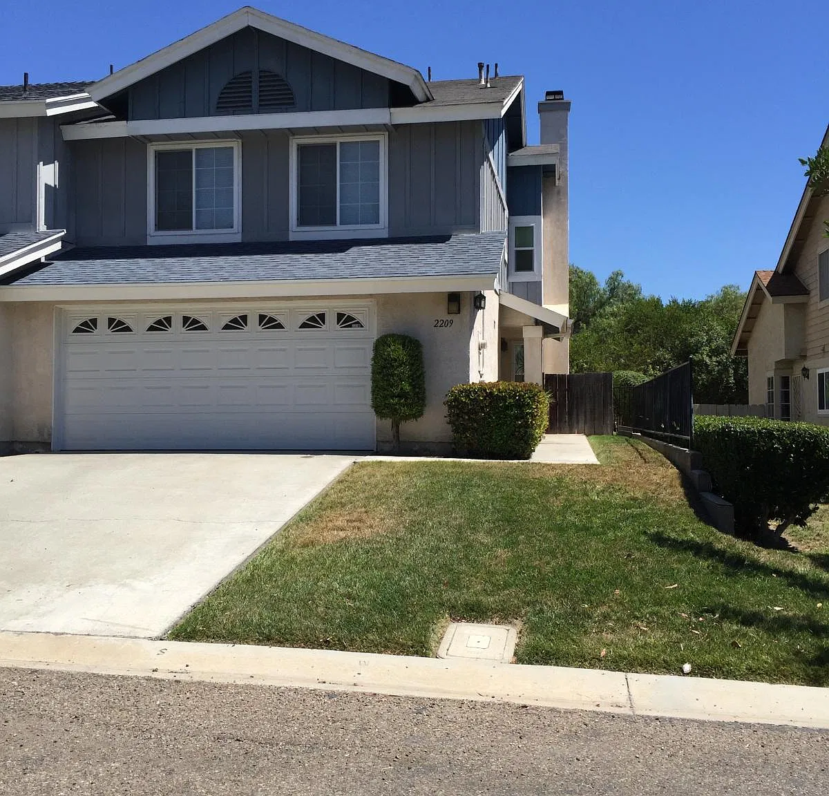 3 bed, 2.5 bath, 1586 sqft, $3,200 — Photo 2