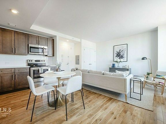 3rd image of 14736 94th Ave APT 23J