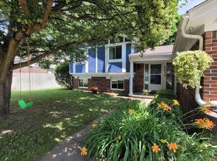 5518 Fox Chase Ln, Clarkston, MI 48346