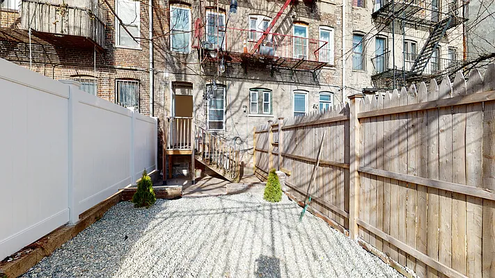 Rented by Evergreen Realty & Investments | media 16