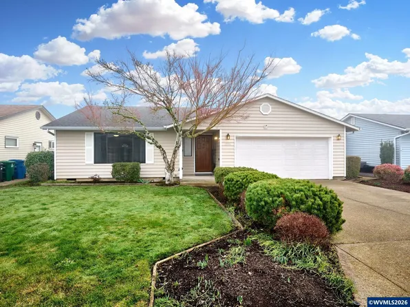 2096 Camellia Way, Woodburn, OR 97071