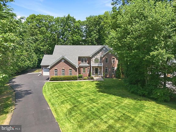 3rd image of 13433 Classic Oaks Ct