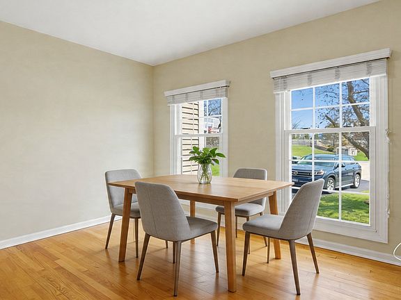 5th image of 105 Wildflower Ln