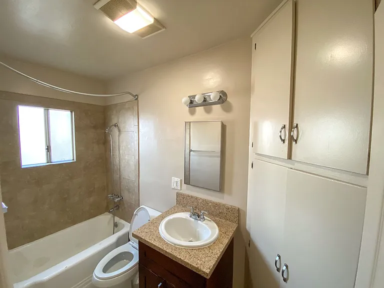 1135 W 90th St — Photo 20
