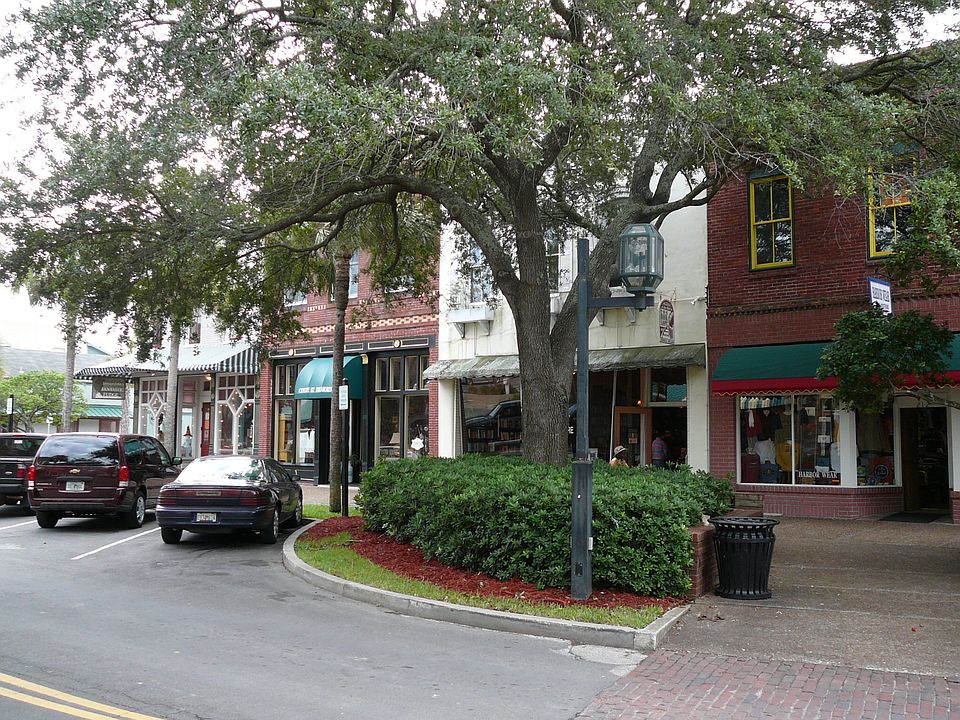 1st image of 117 N 10th St