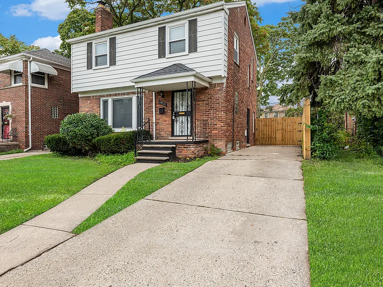 19711 Hartwell St — Photo 3