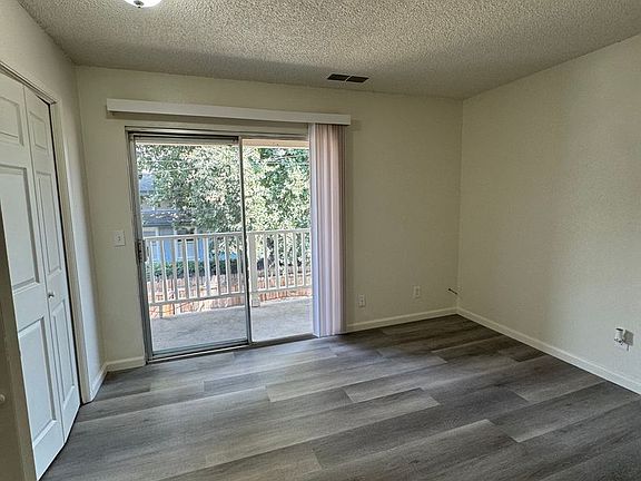 3rd image of 400-410 N West St #404