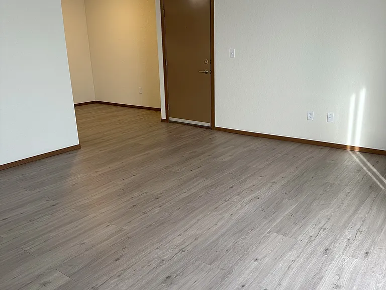 Westgate Apartments — Photo 8