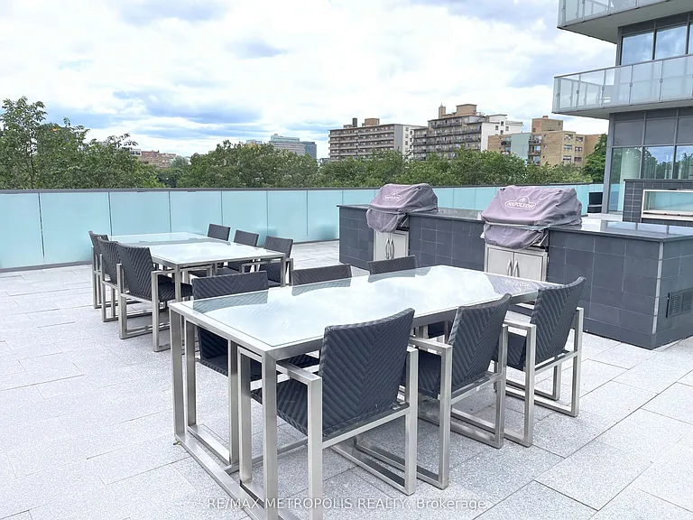 1815 Yonge St #1204 — Photo 8