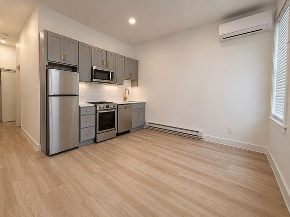 5th image of 916 Clinton St #203
