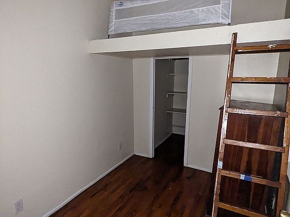 3rd image of 305 E 105th St APT 1C
