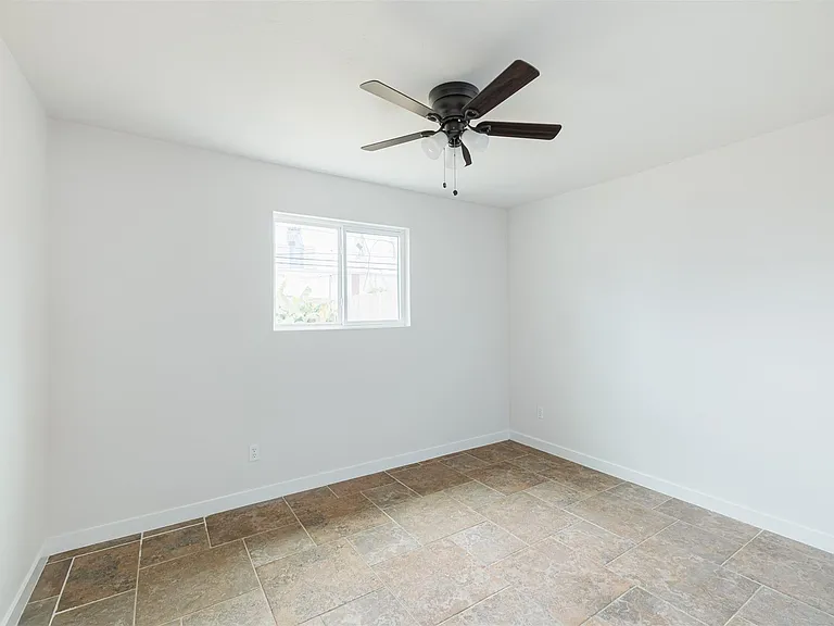 10055 Larston St — Photo 17