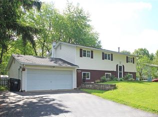 15 Green Moor Way, Henrietta, NY 14467