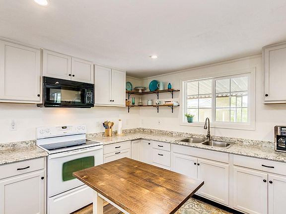 5th image of 10390 W Anthony Dr